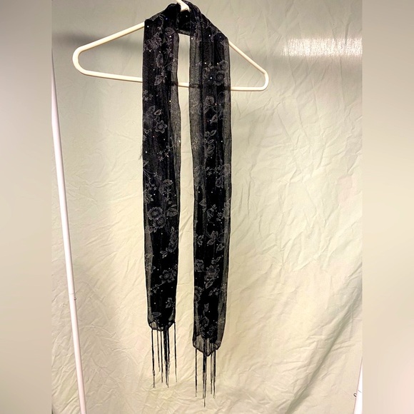 Fashion Scarf - Picture 1 of 2